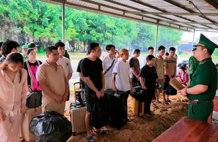 Tiếp nhận 45 công dân do lực lượng chức năng Campuchia bàn giao