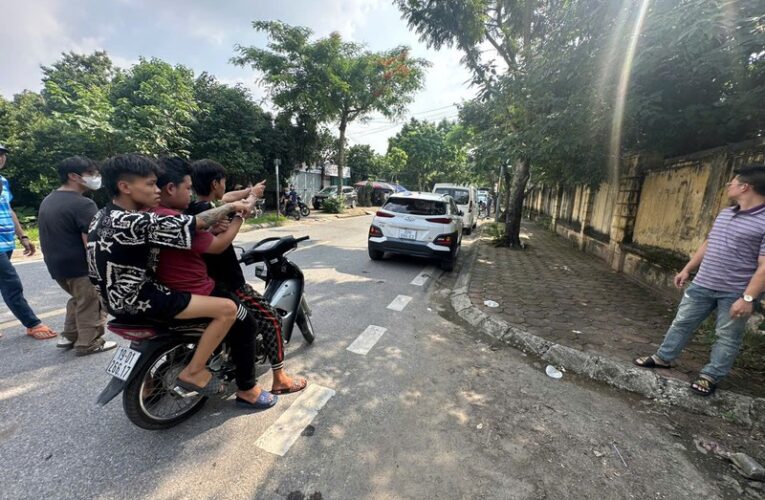 Bắt khẩn cấp nhóm đối tượng manh động cướp xe máy lúc nửa đêm