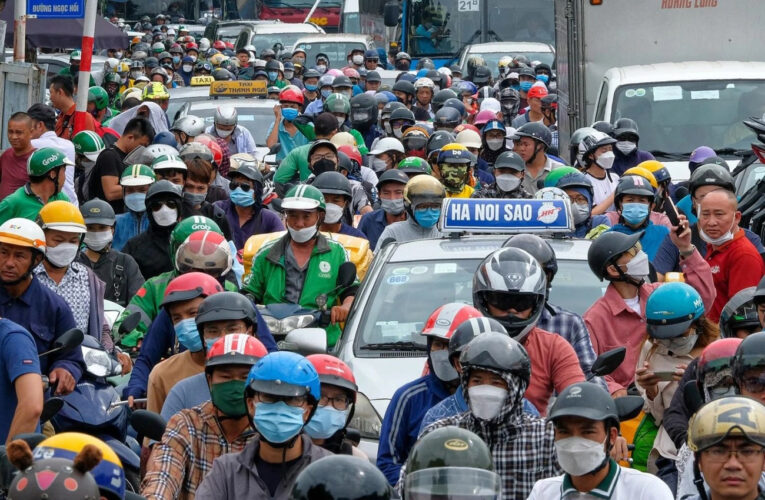 Hà Nội dừng xe máy xăng trong vành đai 1 từ 1/7/2026: Người dân đi bằng gì?