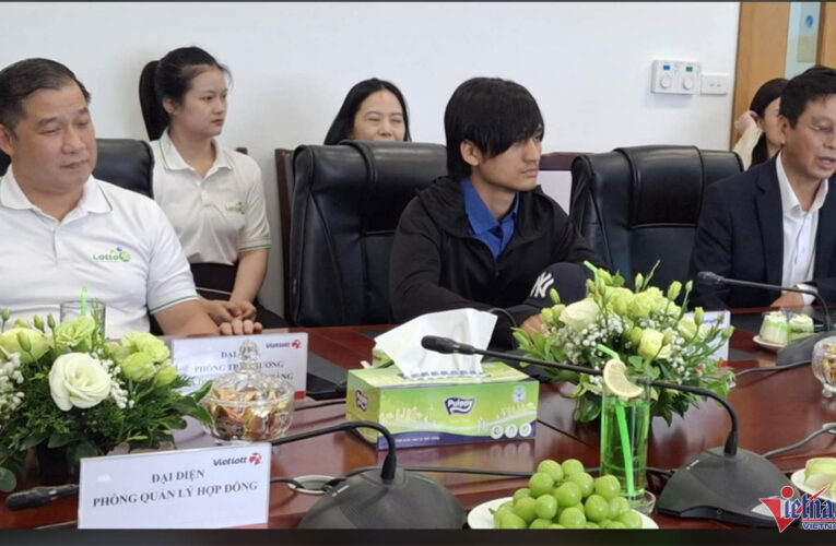 Người trúng Vietlott nhận giải tiền tỷ không đeo mặt nạ: Lúc đầu tôi không tin