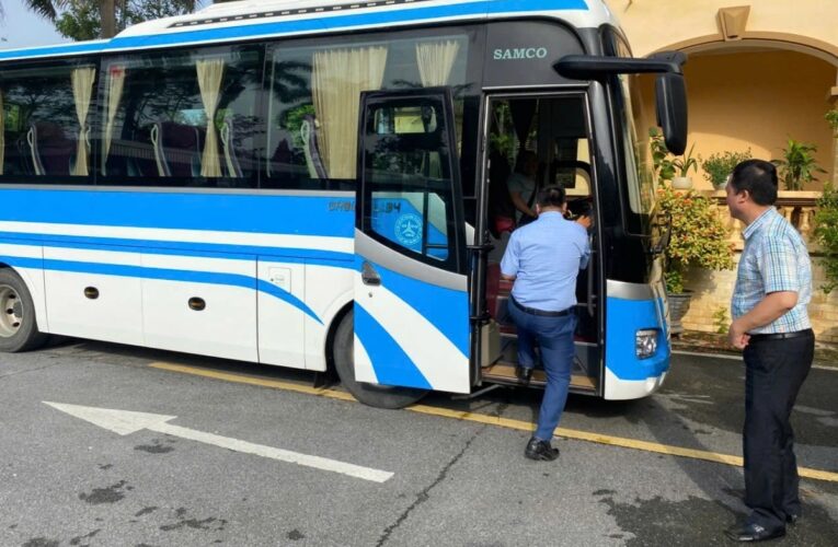 Hưng Yên: Cán bộ dậy sớm, di chuyển hàng chục km mỗi ngày để làm việc