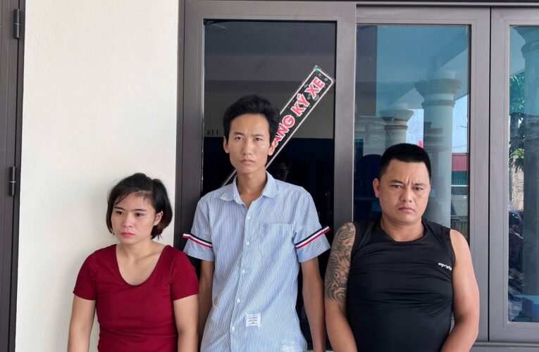 ĐỘT KÍCH LÚC RẠNG SÁNG: CÔNG AN XÃ VIỆT YÊN PHÁ Ổ NHÓM TỔ CHỨC SỬ DỤNG MA TÚY TRONG CỬA HÀNG ĐIỆN THOẠI