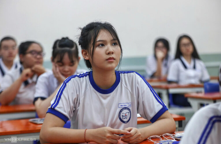 Phổ điểm 12 môn thi tốt nghiệp THPT 2025, môn Toán gây bất ngờ khi có 513 điểm 10