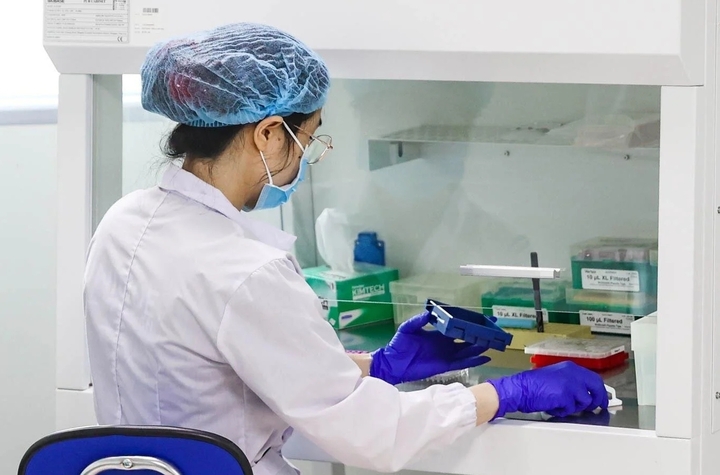 Hưng Yên: Phát hiện vợ vào khách sạn với người lạ, chồng về nhà đưa ba con xét nghiệm ADN
