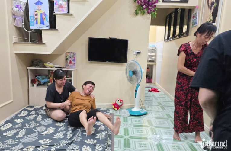 Vụ lật tàu tham quan vịnh Hạ Long: Chuyến đi cuối tuần đầy háo hức và niềm vui đoàn tụ đã trở thành bi kịch của gia đình 8 người