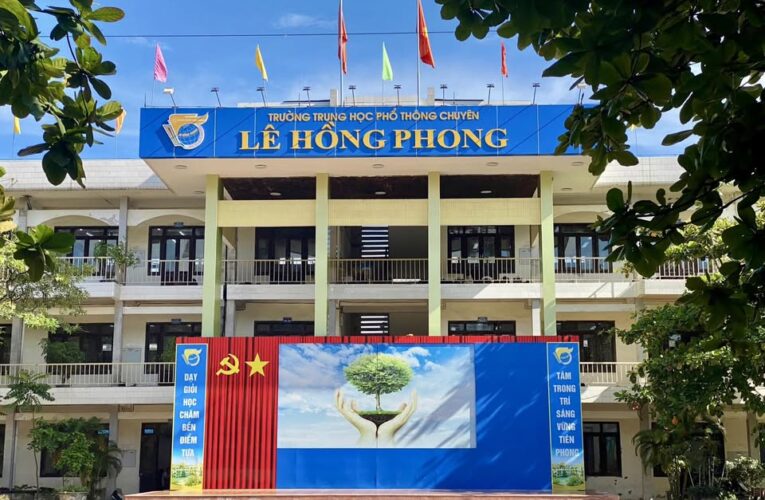 Học sinh chuyên ở Ninh Bình nhận hỗ trợ 1,6-2,4 triệu đồng mỗi tháng