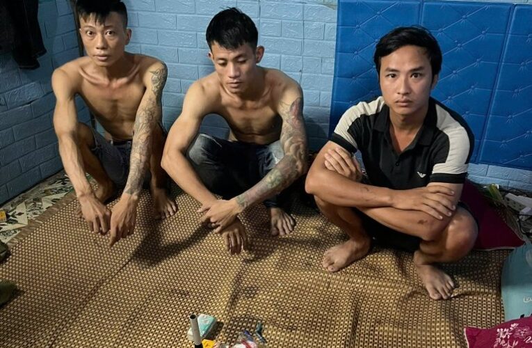 Công an phường Châu Sơn (Hà Nam cũ) phát hiện 4 người tổ chức sử dụng trái phép “mai thúy”