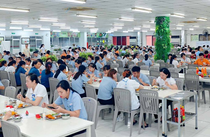 Bữa cơm Công đoàn 50.000 đồng/suất dành cho 5.300 công nhân ở Hưng Yên