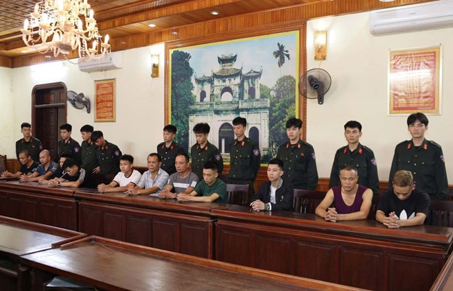 Triệt phá sới bạc trong trang trại ở Hưng Yên, bắt giữ 18 đối tượng