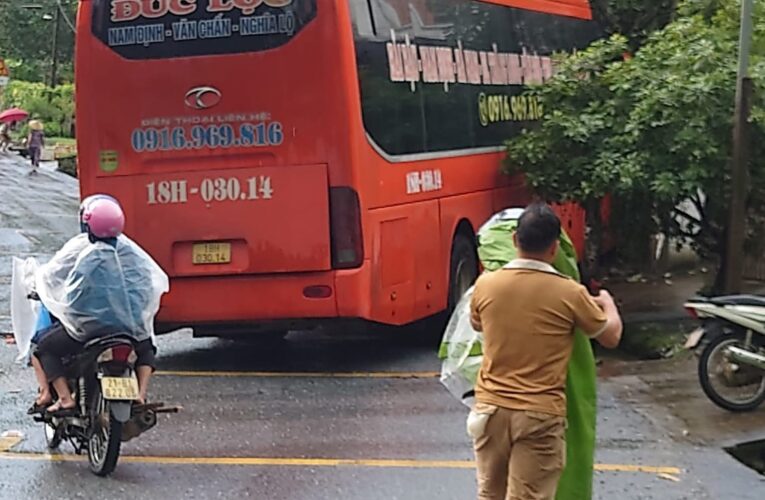 Hiện trường vụ TNGT nghiêm trọng ở Yên Bái chiều nay.