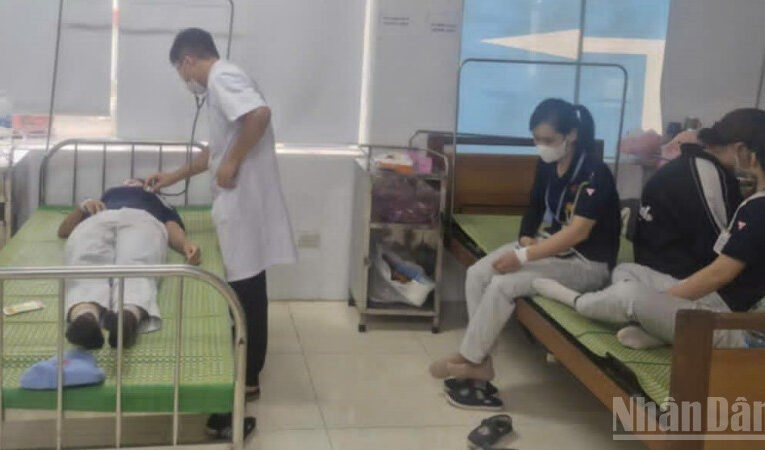 Hưng Yên: 27 công nhân nghi ngộ độc thực phẩm phải cấp cứu tại bệnh viện