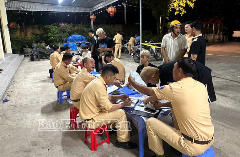 Xuyên đêm vây bắt “quái xế”