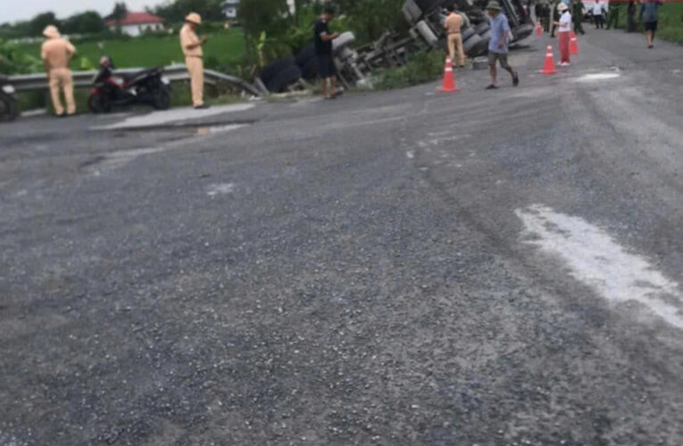 Trích xuất cam hành trình vụ Howo ngã ngửa tại cổng làng Đôn Lương – Hòa Mạc
