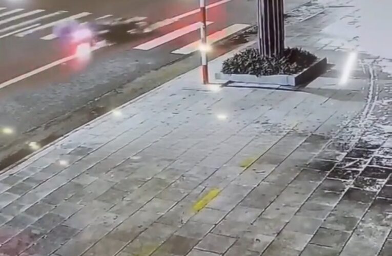 Video ô tô gây tai nạn rồi bỏ chạy tại chợ Bóp – phường Hoa Lư