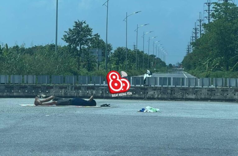 Video ngườii đàn ông nằm giữa đường nắng ở Hưng Yên