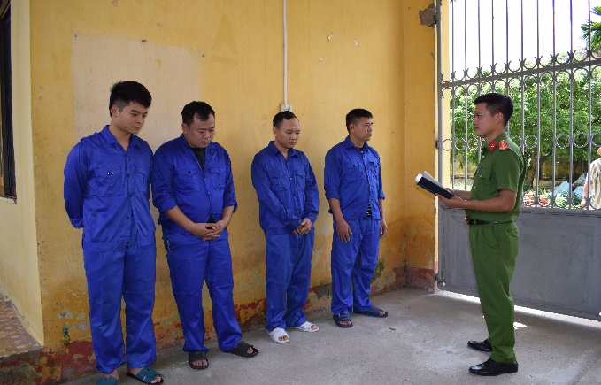 Bốn đối tượng dàn cảnh mua bán tiền điện tử rồi cướp 3 tỷ đồng