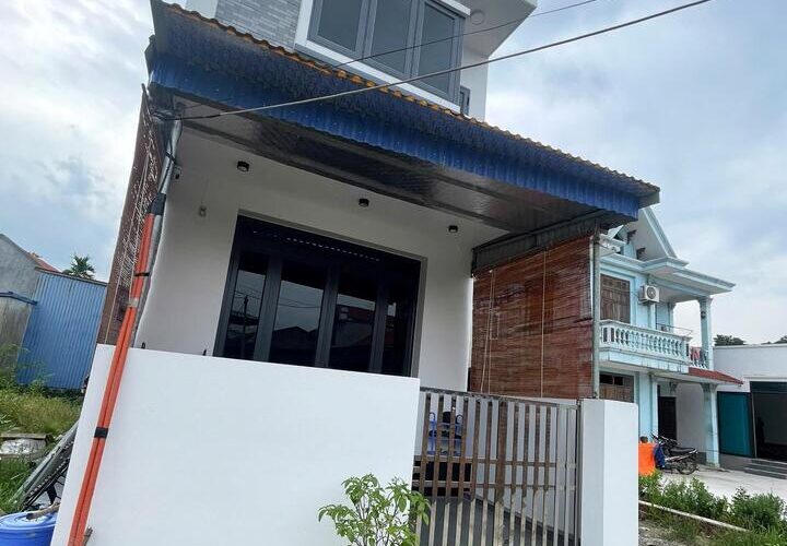 Bất ngờ bị người lạ xây nhà trên đất đã được cấp sổ đỏ, còn ‘ép’ bán đổi đất