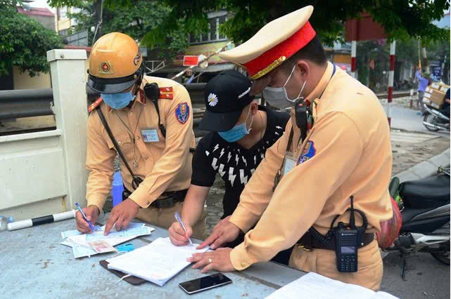 Đang lấy ý kiến quy định chi 5 triệu cho người cung cấp hình ảnh vi phạm giao thông