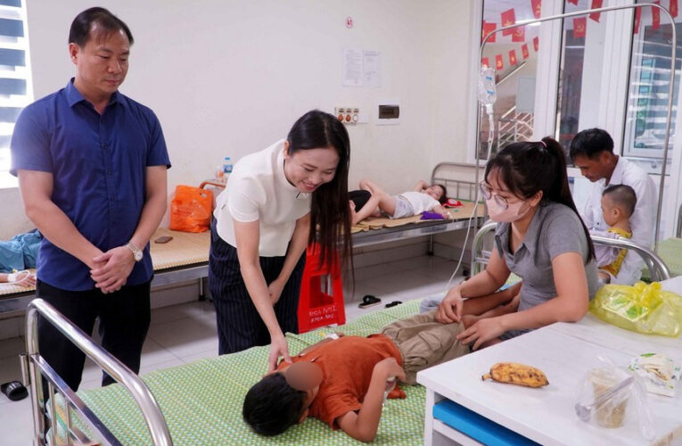 Sở GD&ĐT Hưng Yên chấn chỉnh bữa ăn học đường sau vụ học sinh ngộ độc thực phẩm