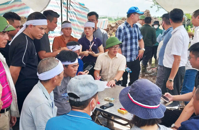 Nhiều ngôi mộ bị máy xúc đào xới, vùi lấp tại Hưng Yên: Công an vào cuộc
